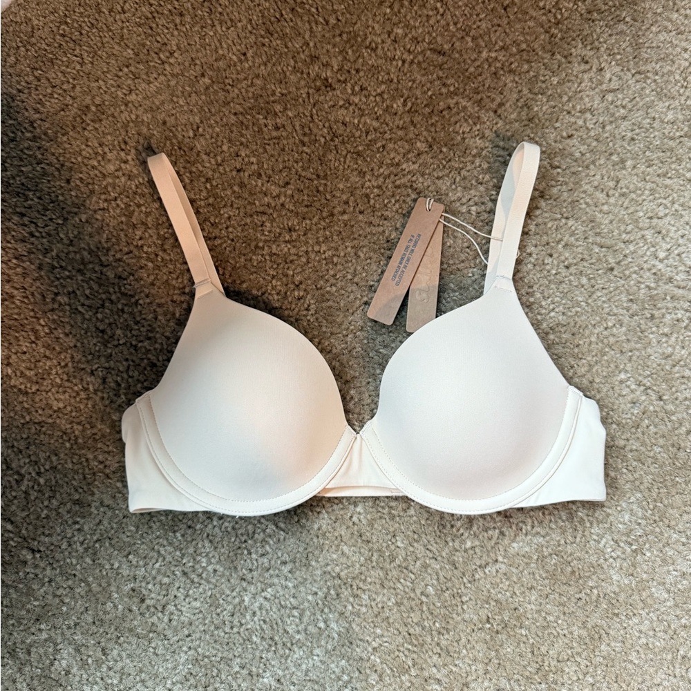 SKIMS Fits Everybody T-Shirt Demi Bra Sand 32B